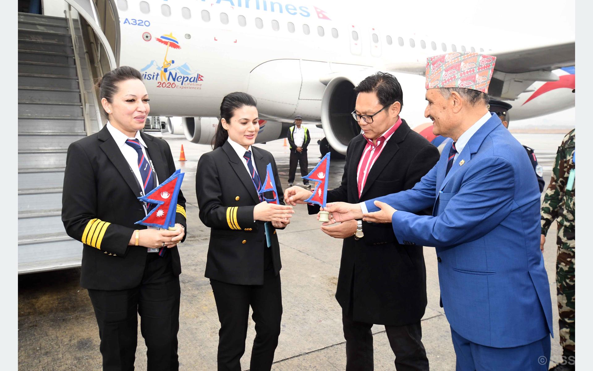 अन्तर्राष्ट्रिय उडान गर्ने महिला पाइलटलाई पर्यटनमन्त्री किरातीले गरे स्वागत