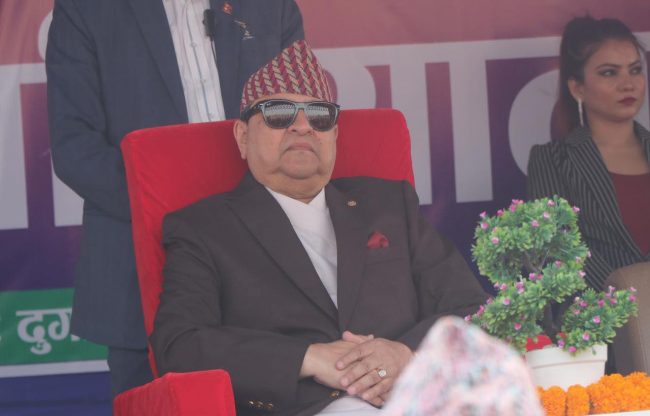 एक हप्ताअघि भारत गएका पूर्वराजा आज नेपाल फर्किँदै