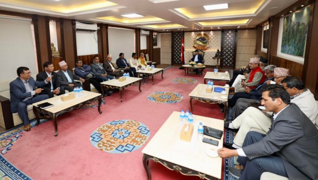 बालुवाटारमा आठ दलको बैठक जारी