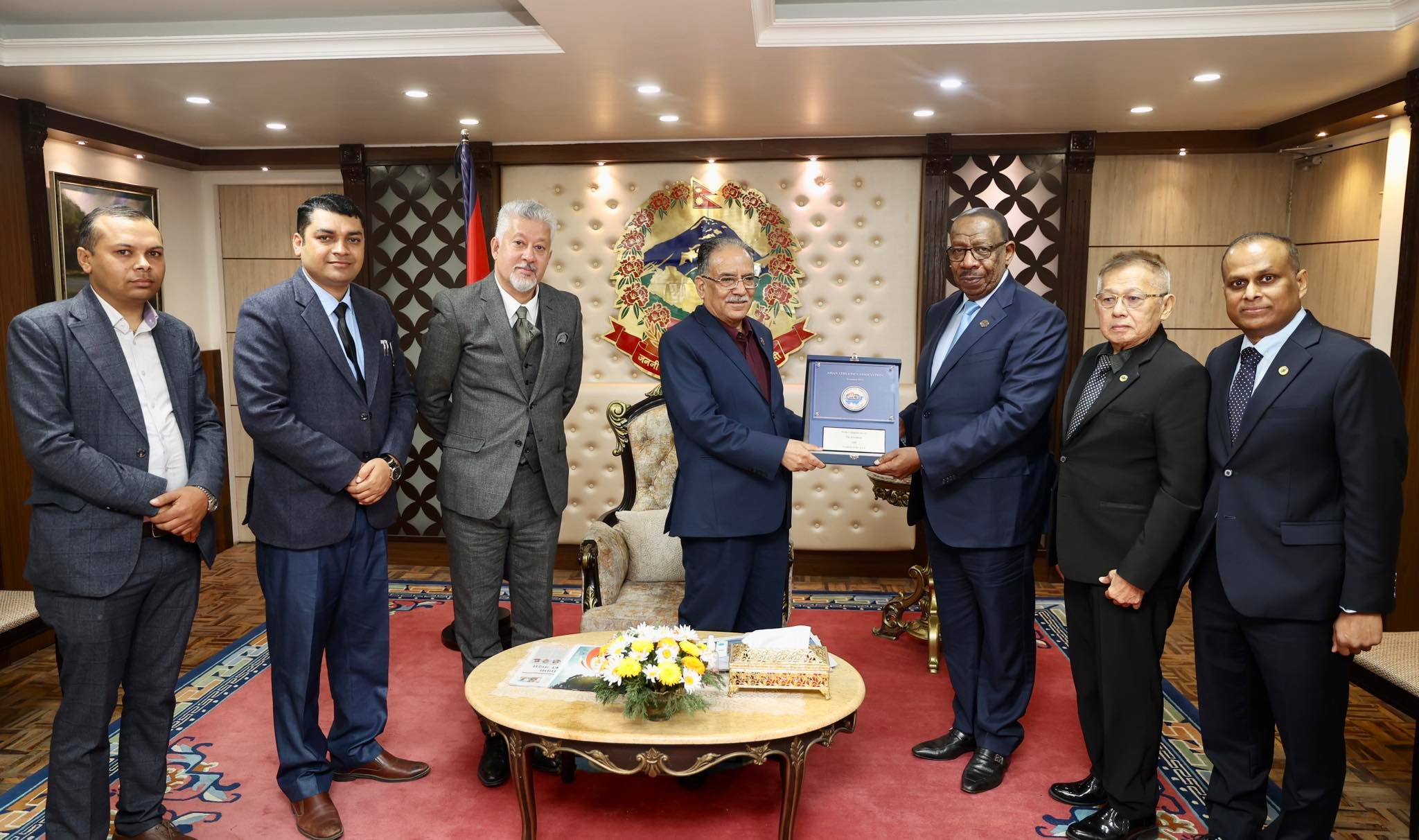 प्रधानमन्त्रीसँग शिष्टाचार भेट