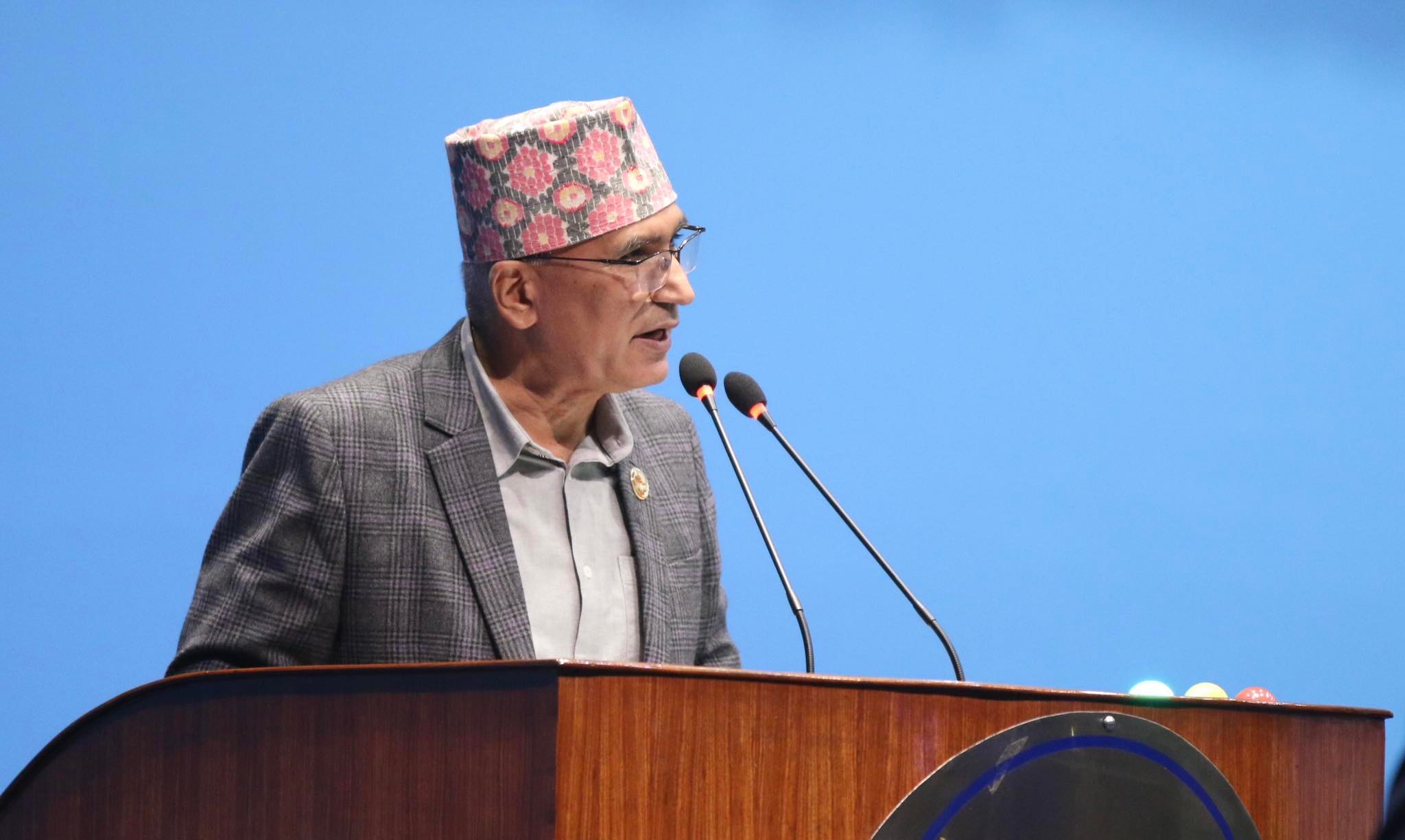 प्रधानमन्त्रीलाई एमाले उपाध्यक्ष पौडेलको प्रश्न : के कारणले कांग्रेसतिर फर्किनुपर्‍यो ?