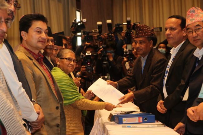 एमालेबाट उपराष्ट्रपतिमा अष्टलक्ष्मी शाक्यले गरिन् उम्मेदवारी दर्ता