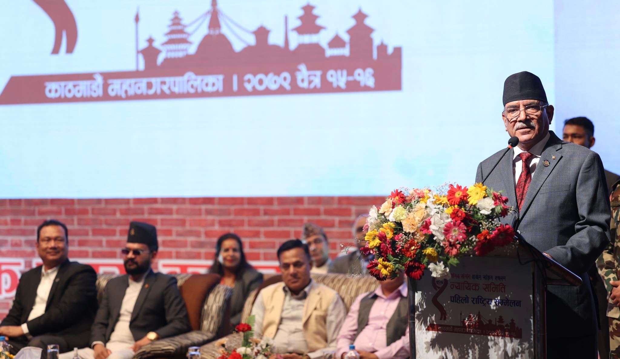 बालेनलाई जवाफ दिँदै प्रचण्डले भने- याे सरकार ५ वर्ष टिक्छ