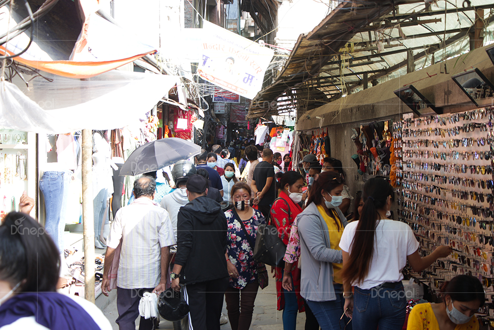 नेपालमा कोरोना भाइरसको जोखिम फेरि बढ्दै, एकै दिन १७ जनामा संक्रमण