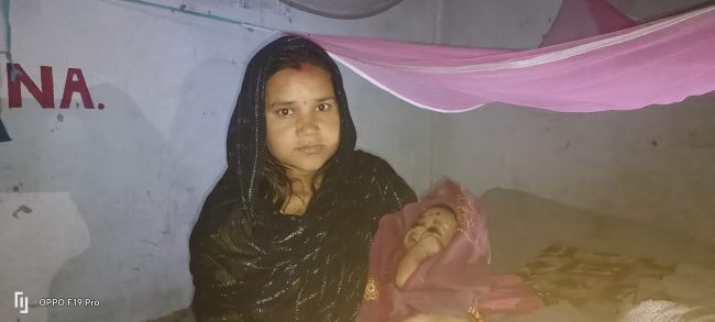 न्यायको पर्खाइमा प्रसूति महिला, श्रीमान फरार भएपछि शिशु र आमाको बिचल्ली