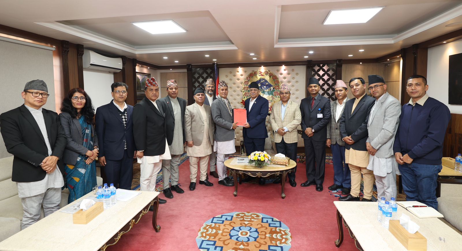 प्रधानमन्त्री भन्छन्, ‘तलब कम हुदाँ वित्तीय अराजकता बढ्यो, सन्तुलनमा ल्याउनुपर्छ’