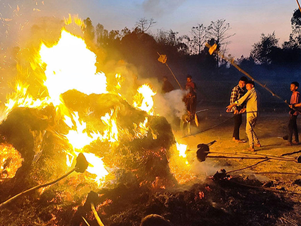 थारु समुदायमा होली पर्व : आगो भित्र्याउने प्रचलन