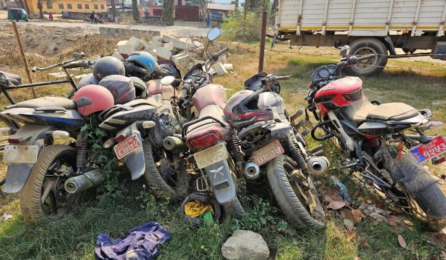 प्रहरीले खोज्न थाल्यो बेवारिसे मोटरसाइकलका धनी