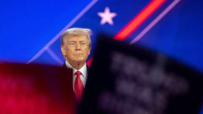 ट्रम्प पक्राउ पर्न सक्ने, के हो एक पोर्नस्टार जोडिएको मामिला?