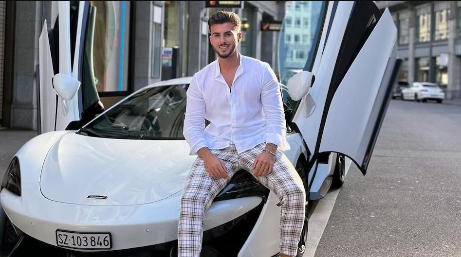 कार-बंगला करोडौंको बैंक ब्यालेन्स छ तर यो कुरा बाबुआमालाई भन्न डराउँछन् छोरा !