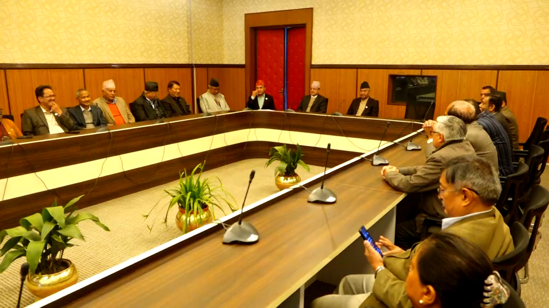 मन्त्री बन्नेको नाम टुंग्याउन कांग्रेसको बैठक जारी