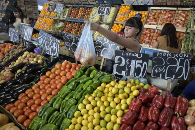 अर्जेन्टिनामा महंगी दर शत प्रतिशत भन्दा माथि