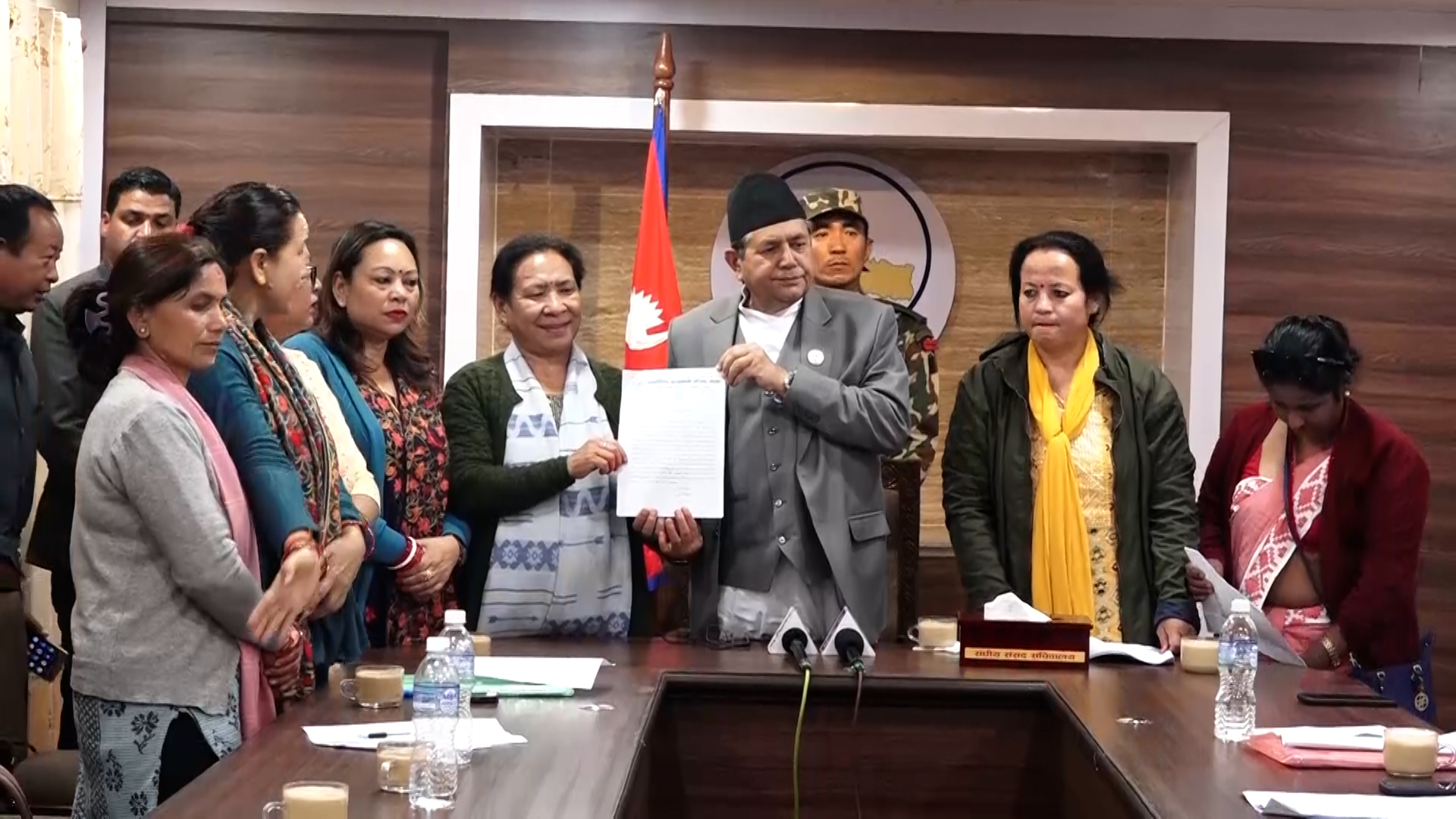 न्यायसम्बन्धी विधेयकलाई संशोधन गर्न सभामुख घिमिरेलाई बुझाए ज्ञापन पत्र (भिडियो)