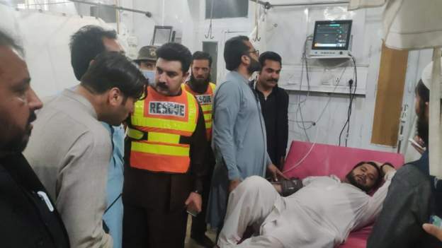 पाकिस्तानमा भूकम्पमा परी कम्तीमा १२ जनाको मृत्यु, १७५ जना घाइते