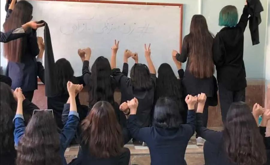 इरानमा छात्राहरूलाई पोर्न भिडियो देखाइँदै !