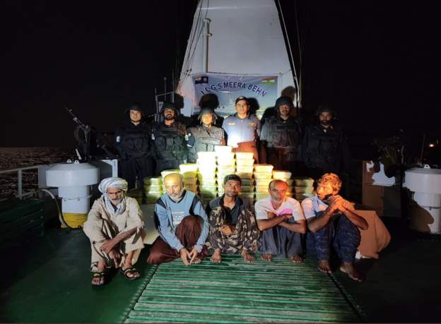 इरानी डुङ्गाबाट ४२५ करोडको लागुऔषध बरामद