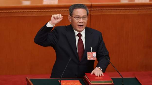 सी जिनपिङले आफ्ना निकट मित्र ली कियाङलाई चीनको नयाँ प्रधानमन्त्री नियुक्त गरे