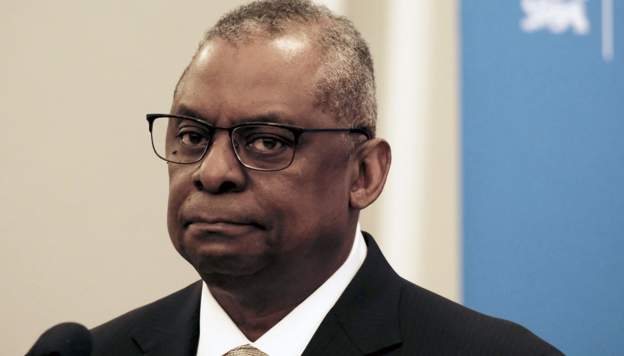 अमेरिकी रक्षामन्त्री अचानक इराक भ्रमणमा पुगे