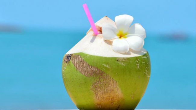 गर्मीमा नरिवलको पानी पिउनुहोस्, यस्ता छन् फाइदाहरु