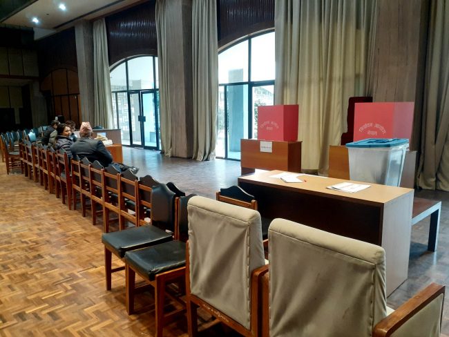 राष्ट्रपति निर्वाचन: मतदान स्थलमा मोबाइल लैजान प्रतिबन्ध, लगे जफत हुने