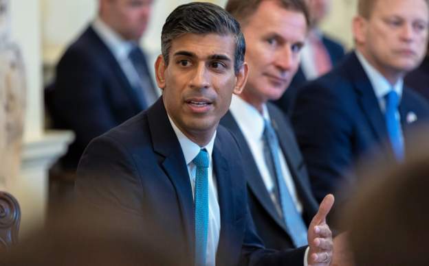 बेलायत र फ्रान्स अवैध आप्रवासी रोक्न सहमत, प्रधानमन्त्री सुनकको ठूलो घोषणा