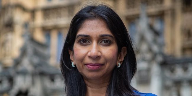 मुस्लिमहरूले आफूलाई रिसाउने विशेषाधिकार छ भन्ने नठाने हुन्छ : बेलायती गृहमन्त्री