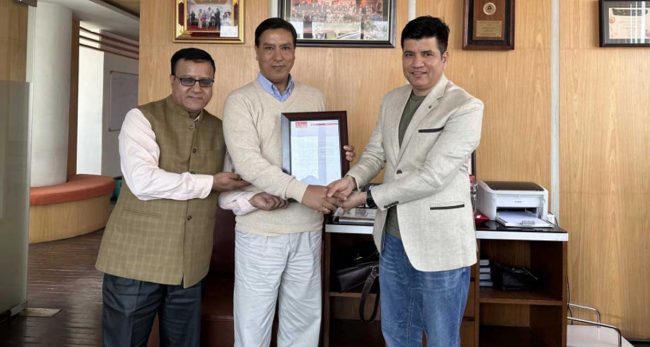 इसेवा मनी ट्रान्सफरले गर्यो सहयोग हस्तान्तरण