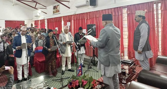कर्णाली प्रदेश सरकारका चार मन्त्रीले लिए शपथ