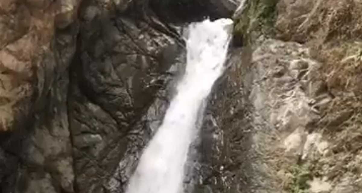 गर्मी बढेसँगै कोलुङ झरना पुग्ने बढे