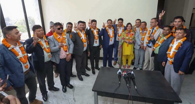 एफएनसीसीआईको वरिष्ठ उपाध्यक्षमा श्रेष्ठको उम्मेदवारी दर्ता, एसोसिएट्सका उपाध्यक्ष आचार्यको समर्थन