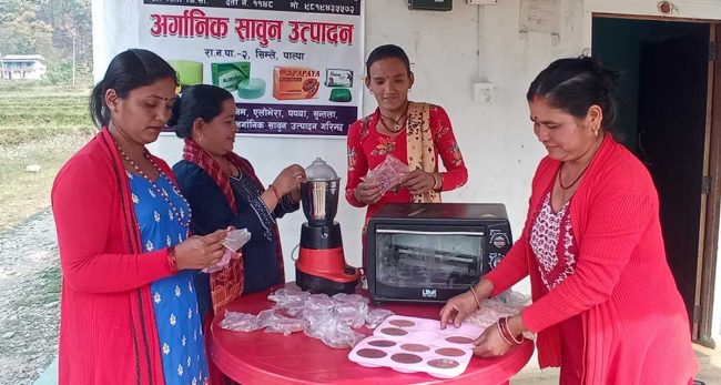 साबुन उत्पादनमा महिलाको सक्रियता बढ्दो