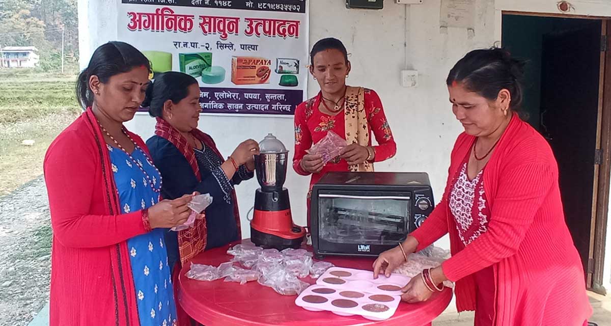 साबुन उत्पादनमा महिलाको सक्रियता बढ्दो