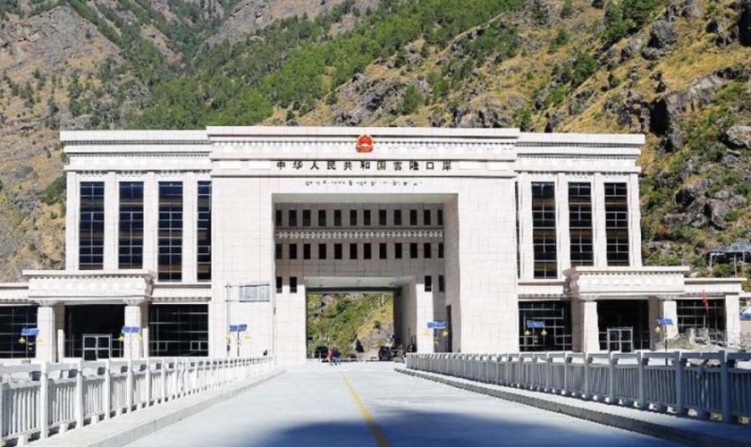 रसुवागढी नाकामा चहलपहल बढ्यो