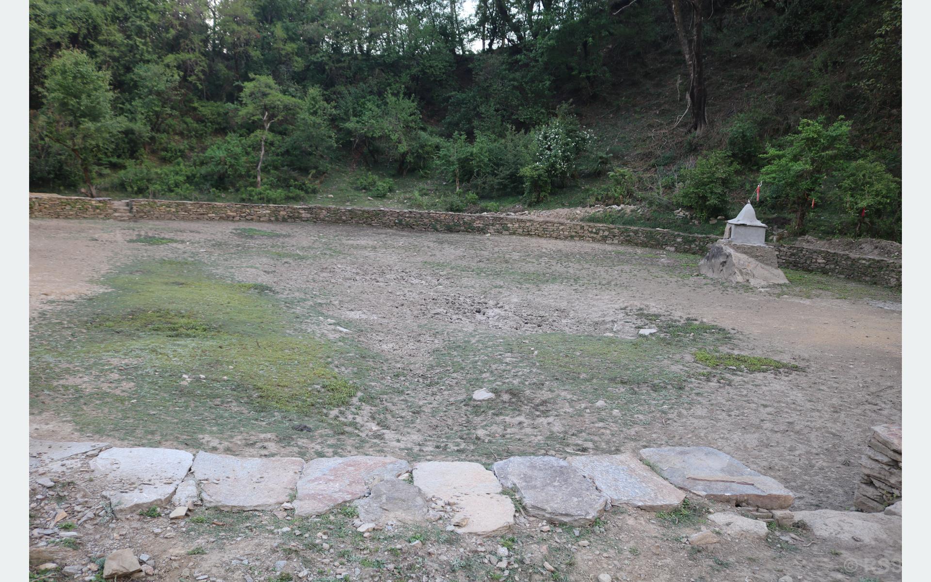 पानीका मूल फुटाउन ‘रिचार्ज’ पोखरी निर्माण