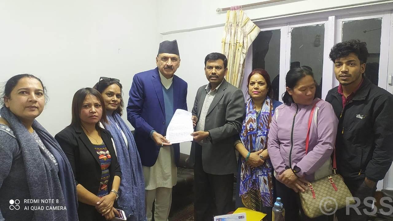 देश बाहिर रहेका मतदातालाई मतदान प्रक्रियामा समावेश गर्न ध्यानाकर्षण