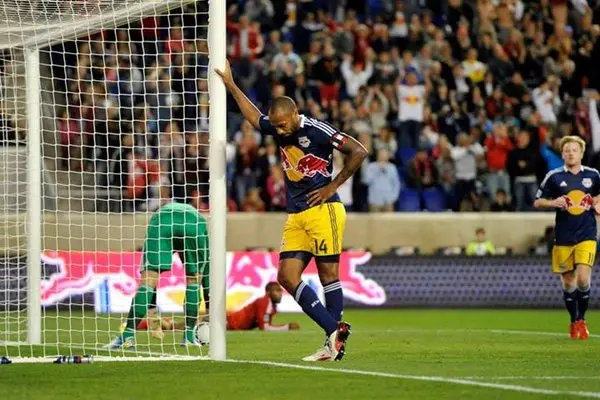 प्रिमियर लिगः आत्मघाती गोल उपहार पाउँदा बल्भ्स बिजयी