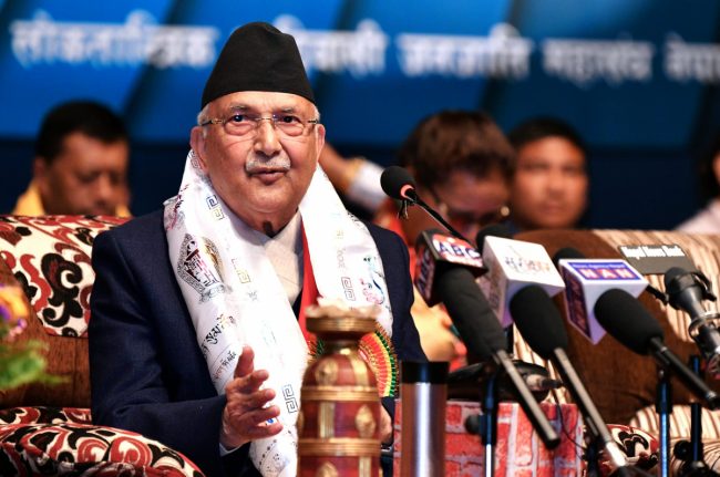 मन्त्रीलाई मात्र नभई प्रधानमन्त्रीलाई सोध्यो भने पनि देश बनाउँछु भन्न सक्दैनन्ः केपी ओली