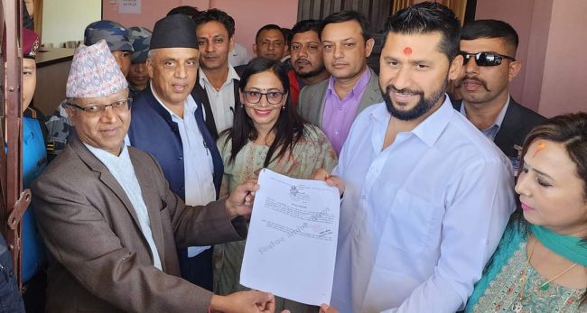 उपनिर्वाचन : चितवन-२ मा रवि लामिछानेको उम्मेदवारी दर्ता