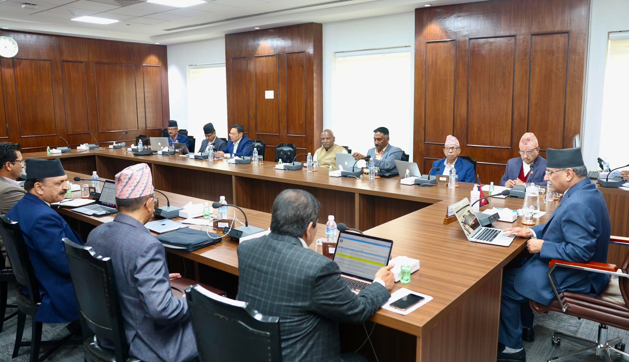 फेरि पछि फर्कने प्रयासमा सरकार