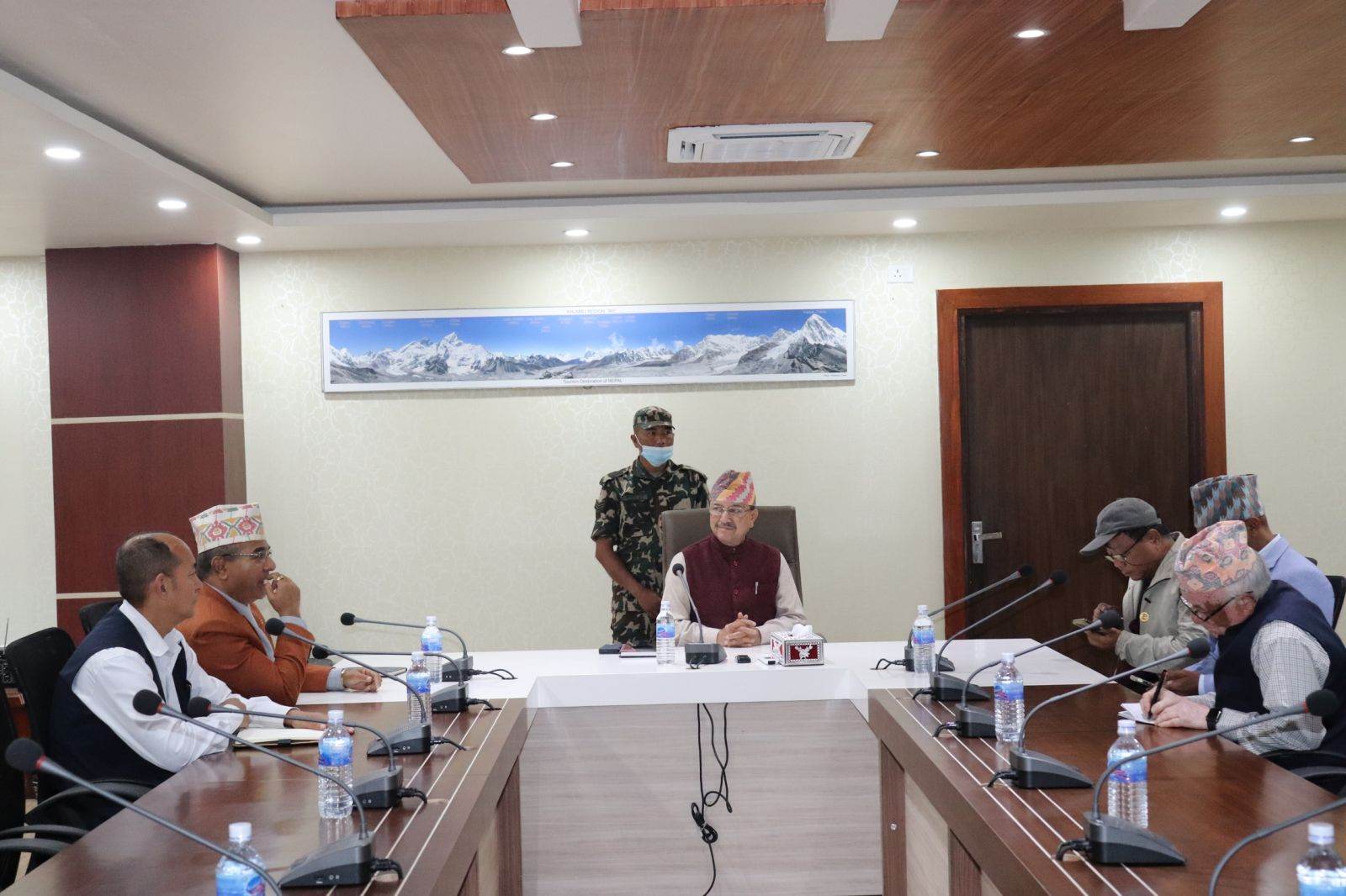 उपप्रधानमन्त्री खड्का र महावीर पुनबीच वार्ता, माग पूरा नभएसम्म आन्दाेलन जारी राख्ने चेतावनी