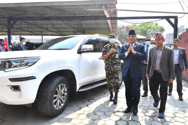 ओलीलाई भेट्न  प्रचण्ड, देउवा र सभामुख घिमिरे बालकोटमा