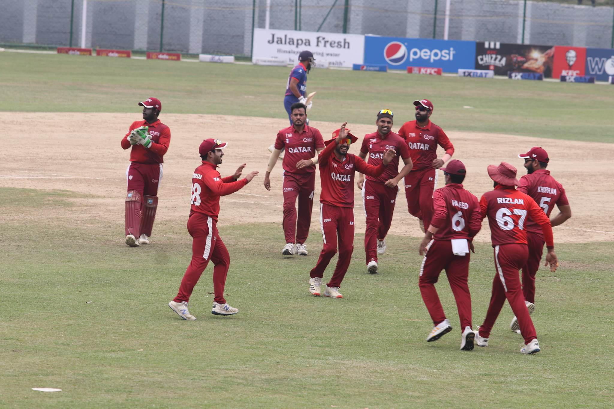 संकटमा नेपाल, सय रन बनाउँदा आठ विकेट गुम्यो