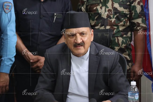 अर्थमन्त्री लन्डनमा, लगानी सम्मेलनमा कार्यपत्र प्रस्तुत गर्दै