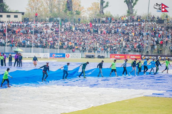 नेपालको खेल वर्षाले अवरुद्ध, युएइले ओमनलाई दियो २३७ रनको लक्ष्य