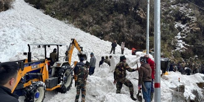 सिक्किम हिमपहिरोमा परी तीन नेपालीसहित सात जनाको मृत्यु