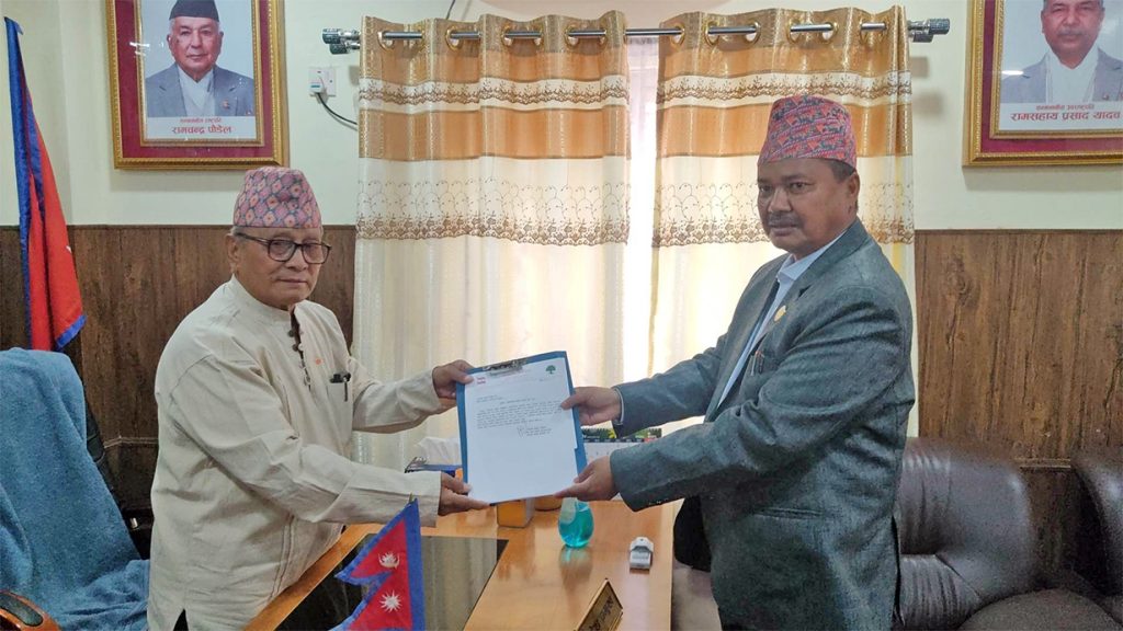 लुम्बिनी मुख्यमन्त्रीमा कांग्रेसका डिल्लीबहादुर चाैधरीको दाबी पेश