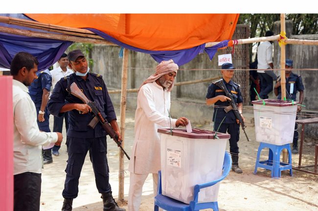 उपनिर्वाचनमा करिब ६० प्रतिशत मत खस्यो, आजैबाट मतगणना हुने