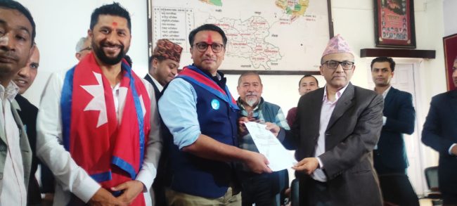 तनहुँ-१ मा स्वर्णिम वाग्लेले गरे उम्मेदवारी दर्ता