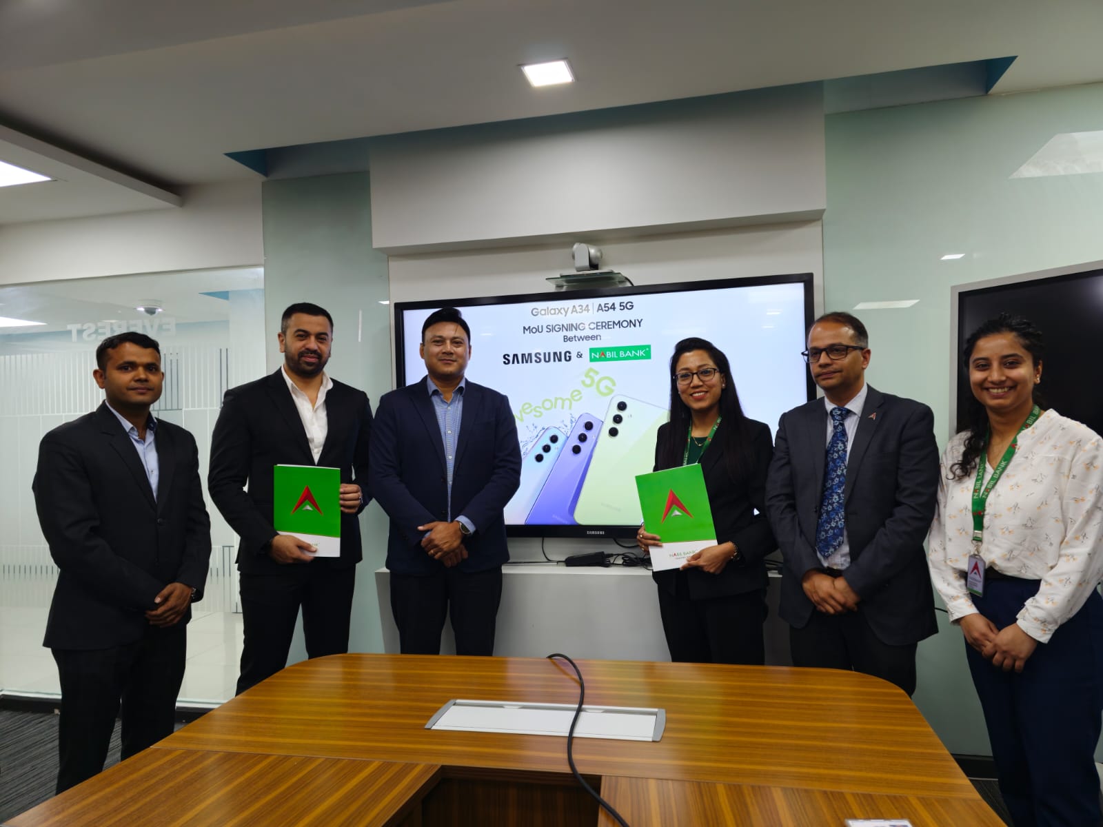 नबिल बैंकको कार्डबाट सामसङ मोबाइल खरिद गर्दा दुई हजार रुपैयाँ क्यासब्याक