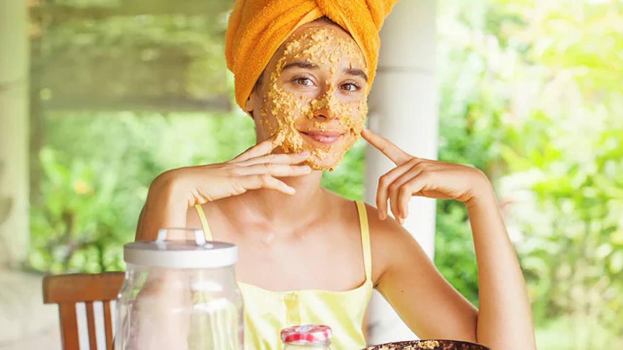 डेड स्किन हटाउन घरमै बनाउनुहोस् यो प्रभावकारी स्क्रब
